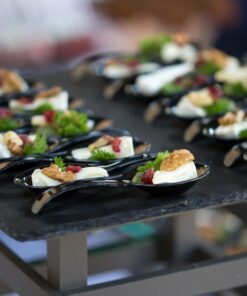 Camembertes diós falat aranymazsolával