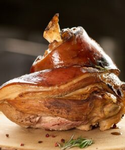 Egészben sült csülök (csontos) Pékné módra