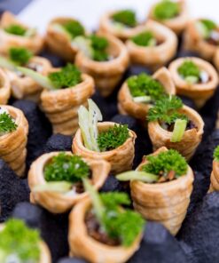 Humusz angolzellerrel mini kürtösben