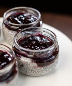 Mandulatejes chia puding erdei gyümölccsel