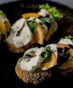 Mozzarellás szendvics paradicsommal és balzsammézzel