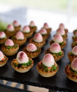 Szalámis mini quiche fürjtojással